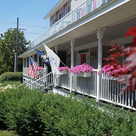 Harbor House Inn-3